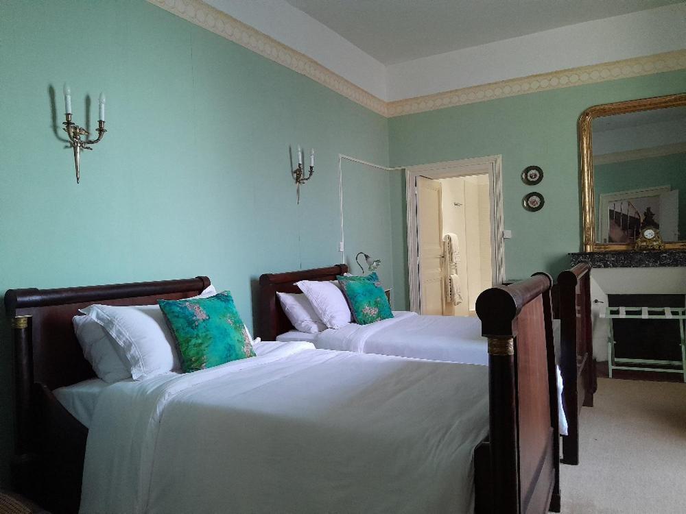Chambres D'Hotes Montbron Luchapt 외부 사진